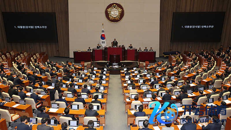 12月14日在韩国首尔拍摄的韩国国会表决现场（开头：新华社图）